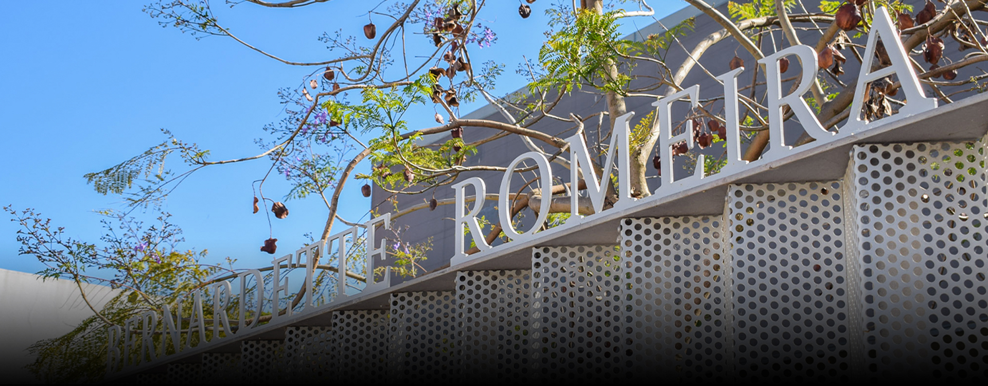 Colégio Bernardette Romeira campus in Olhão